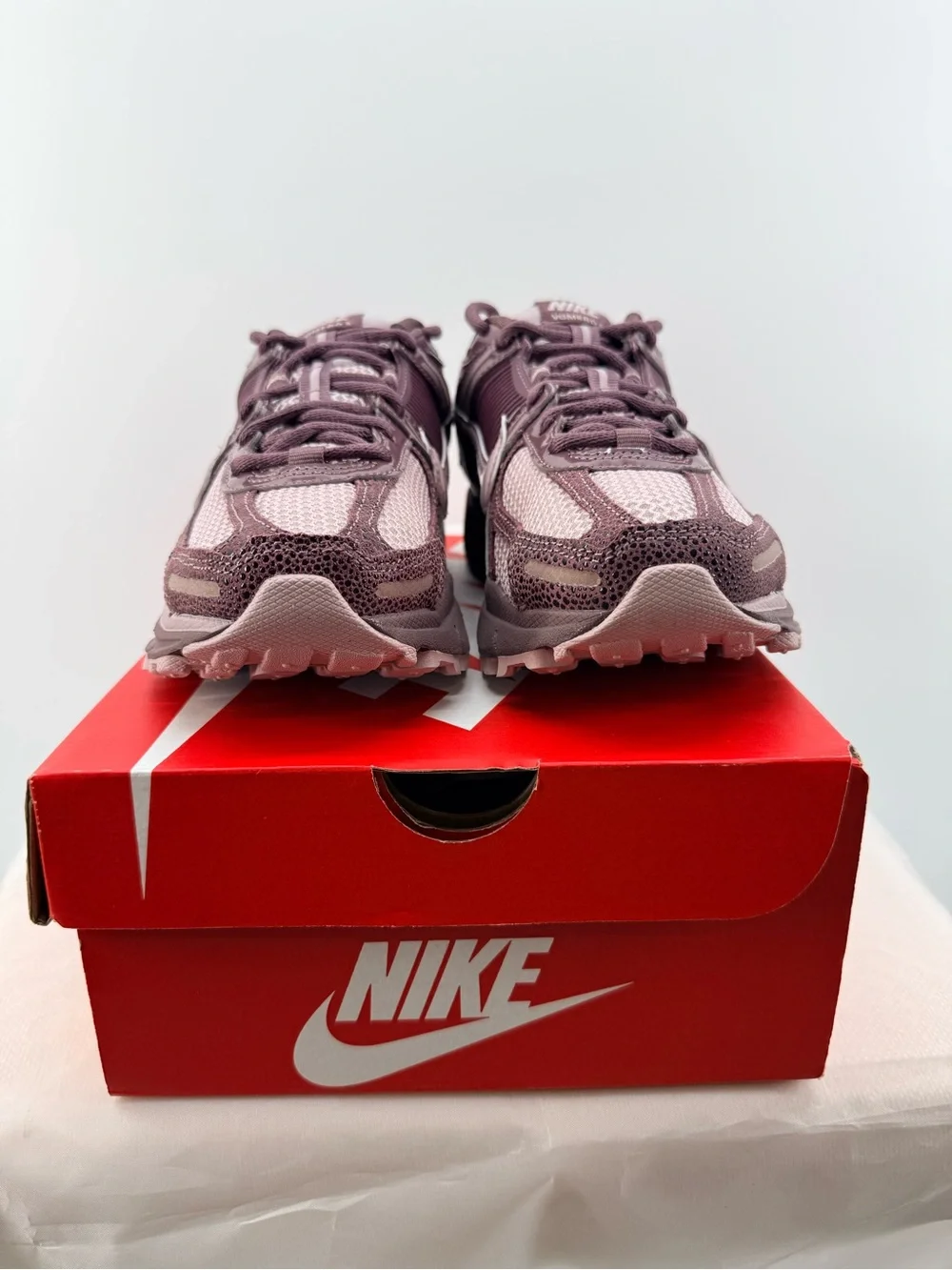 Nike Zoom Vomero 5 Tattoo Partical Rose Size 6.5W